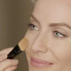 Max Factor Radiant Lift FD - 65 Rose Beige -Chique Cosmetica Winkel 1200x1200 103