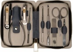 Skeraxo 8-delige Luxe Verschillende Tools - Professioneel Manicure Set & Pedicureset Met Nagelvijl & Nageltang – Behandeling Nagels En Huid 24 Skeraxo 8-delige Luxe Verschillende Tools - Professioneel Manicure Set & Pedicureset Met Nagelvijl & Nageltang – Behandeling Nagels En Huid -Chique Cosmetica Winkel 1200x866