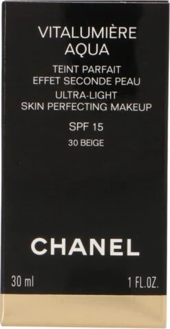 Chanel Vitalumiere Aqua Foundation - 30 Beige - SPF15 - 30 Ml -Chique Cosmetica Winkel 622x1200 2